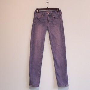 light wash American Eagle jeans